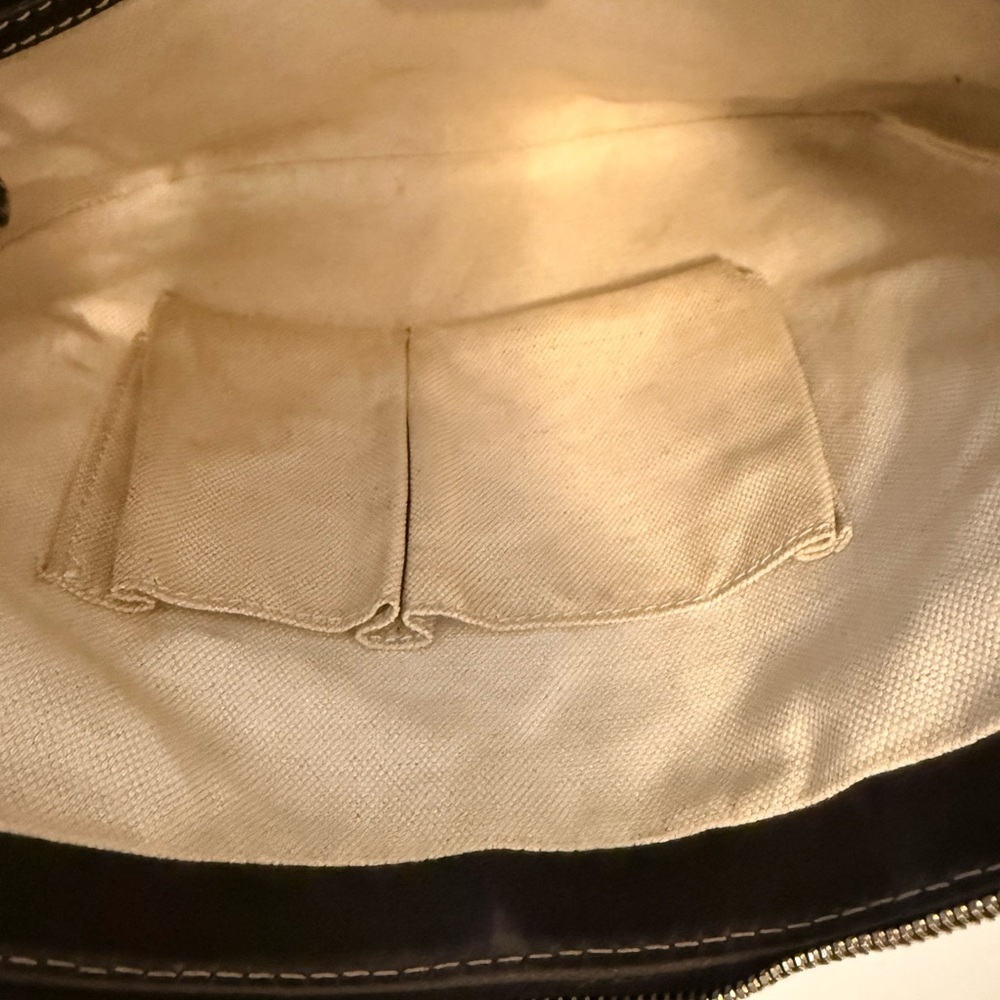 Gucci GG Canvas Lovely Heart Crossbody Bag - Picture 13 of 15